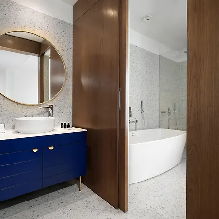 Dominic Smart & Luxury - Edition 4*