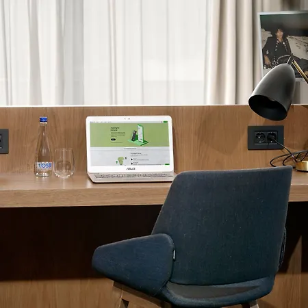 Dominic Smart & Luxury - Edition 4*